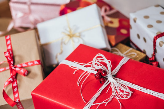 Colorful gifts for art lovers